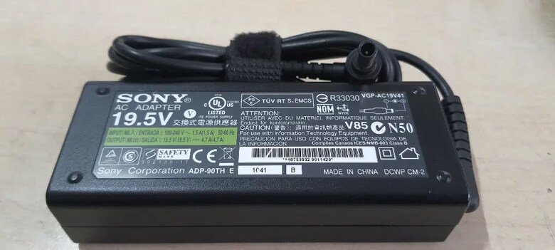 Sony Vaio Adaptör 19.5V 4.7A