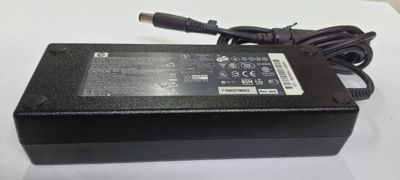 Orijinal Hp PPP016L 18.5V 6.5A Kalın iğneli Uç Notebook Adaptör Şarj Aleti